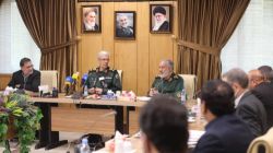 شهدای راوی؛ رزمندگان همیشه همراه فرماندهان با سلاح قلم، دفترچه و ضبط صوت بودند