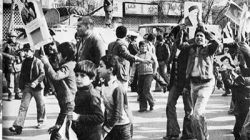 وقتی مهدی سلحشور ۷ ساله با ۳۹ بچه، شاه را ساقط کردند