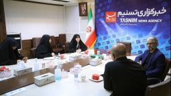 پورواجد: سایه مسائل امنیتی از جذابیت متن کتاب‌ها کم کرده / وردیانی: نوشتن کتاب دفاع مقدسی با اطلاعات غلط؛ کاغذ حرام کردن است