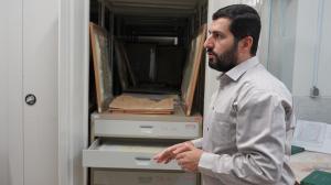 گزارش تصویری از بازدید رئیس و مدیران حوزه هنری از مخزن مرکز اسناد و تحقیقات دفاع مقدس