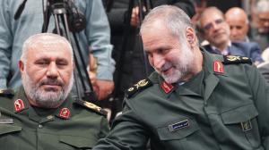 گزارش تصویری از مراسم رونمایی کتاب دوجلدی «به اروند رسیدیم» خاطرات جانباز کریم نصر اصفهانی فرمانده تیپ قمر بنی‌هاشم (ع)