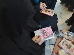 جشن امضای کتاب سرو گلستان من با حضور نویسنده و راوی کتاب + عکس