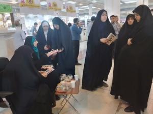 جشن امضای کتاب سرو گلستان من با حضور نویسنده و راوی کتاب + عکس