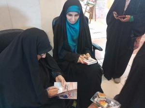 جشن امضای کتاب سرو گلستان من با حضور نویسنده و راوی کتاب + عکس