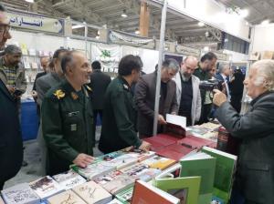 گزارش تصویری از غرفه مرکز اسناد و تحقیقات دفاع مقدس در سیزدهمین نمایشگاه ملی کتاب دفاع مقدس و مقاومت